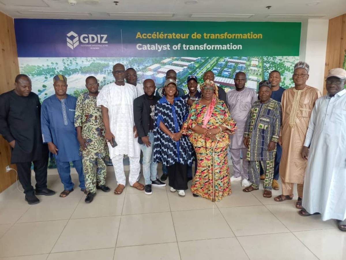VISITE DE L'USINE GLODJIBÉ PAR LES ÉLUS COMMUNAUX DE PARAKOU : UNE DÉMARCHE STRATÉGIQUE POUR BOOSTER L'ÉCONOMIE LOCALE.
