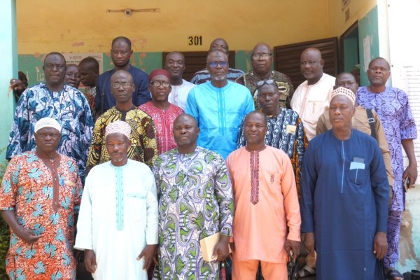 INSTALLATION DES NOUVEAUX CHEFS DE QUARTIER DU 2ÈME ARRONDISSEMENT : INOUSSA ZIME CHABI SUPERVISE  LA CÉRÉMONIE ET APPELLE À LA CONTINUITÉ DANS LE TRAVAIL BIEN FAIT.
